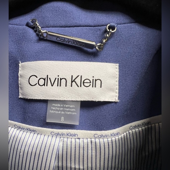 Women's One-Button Blazer - Picture 3 of 6